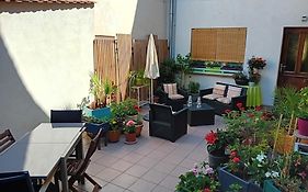 Le Balcon